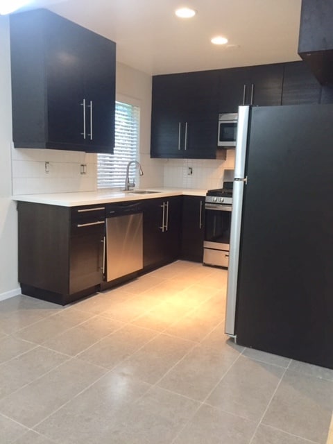 Cocina/lavavajillas - 177 Douglas St Unidad #1