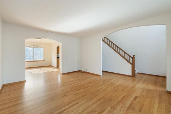 Photo - Gorgeous 5 Bedroom, 4 Bath Home on the Edg...