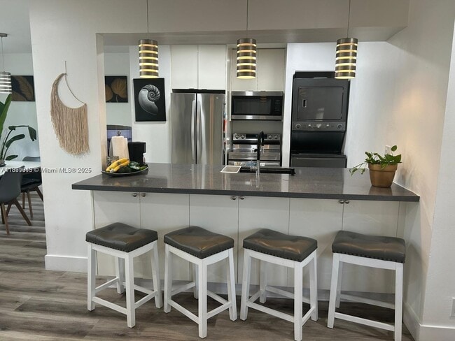 Building Photo - 365 SW 86th Ave Unit 204
