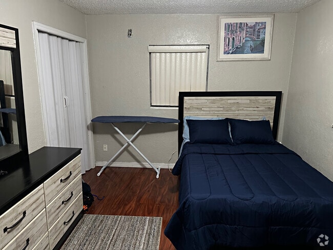 Building Photo - 5107 Cochita Dr Unit Room for Rent Rental