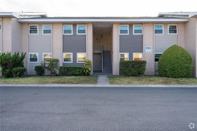 Building Photo - 814 Sky Lake Cir Unit C Rental