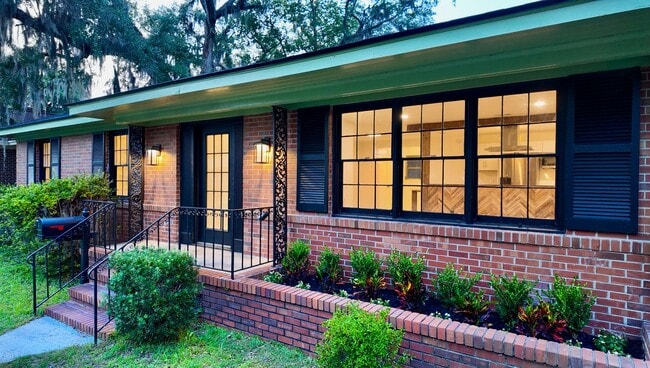 Photo - 1464 E 41st St