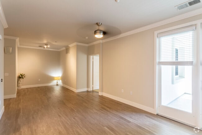 2 BR, 2.5 BA - 1167 SF