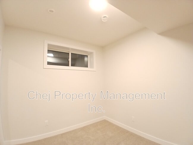 Photo - 3475 Kulay Green SW Unit Lower