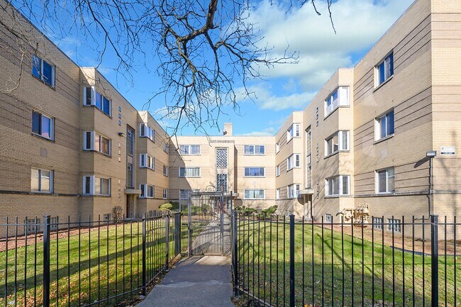 Photo - Gorgeous 2bed/1bath Condo Unit For Rent in...