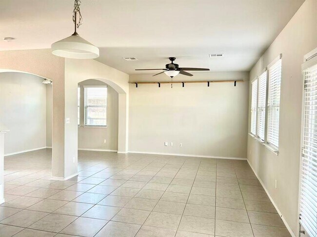17612 Bridgefarmer Blvd