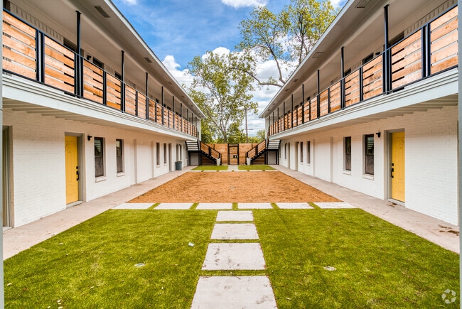 Building Photo - The Wilshire Rental