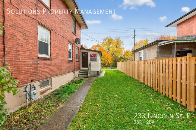 Photo - **3 Bedroom, 2 Bath Full House w/ Parking **