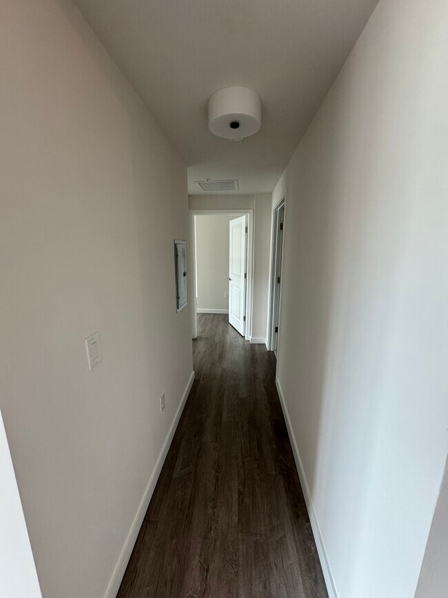 Photo - 19220 NW 19th Ave Unidad B2