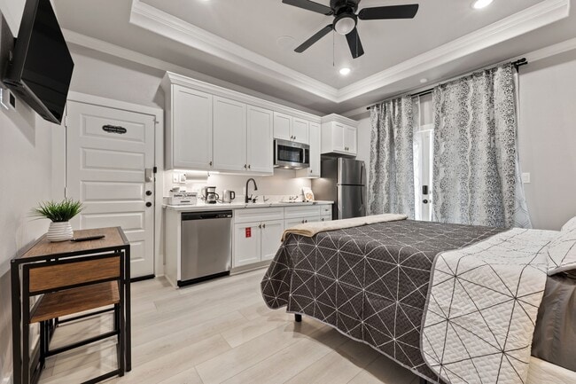 Building Photo - 8521 Brandon St