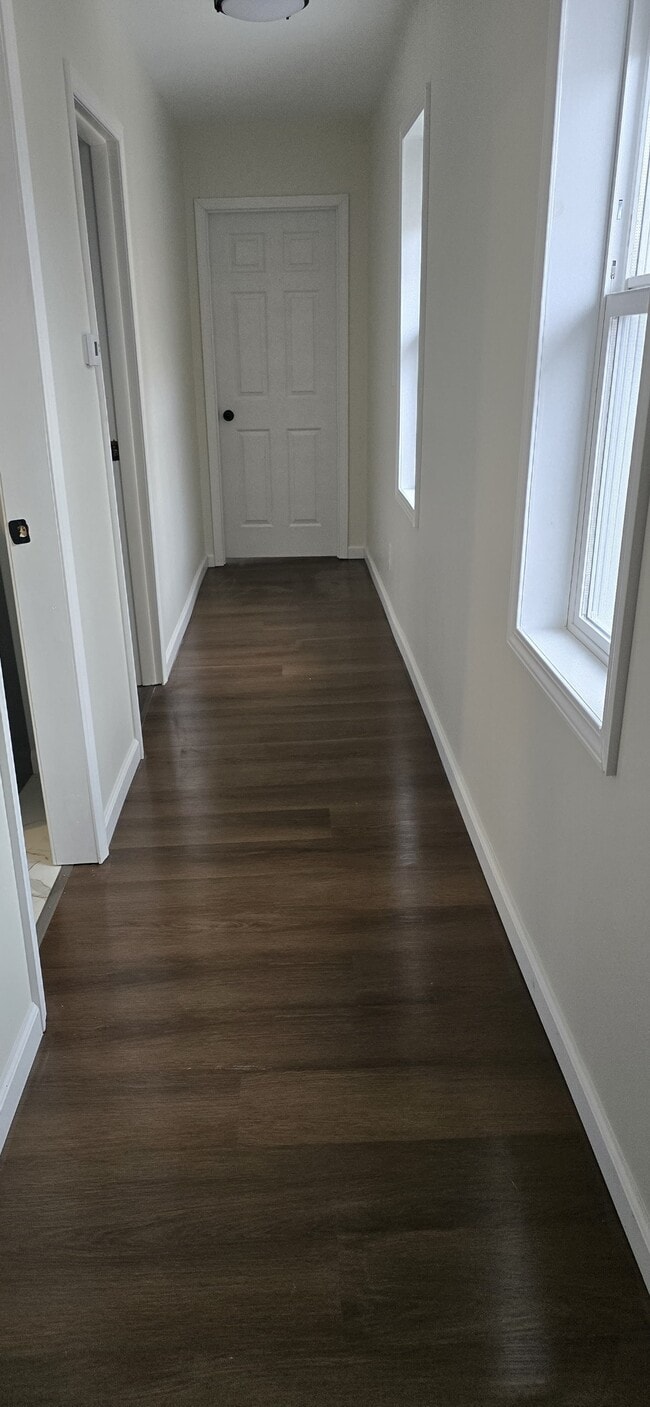 Photo - 724 E Lawrence St