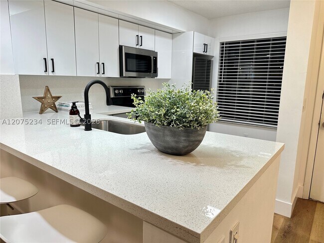 Photo - 202 Lake Pointe Dr Unit 104