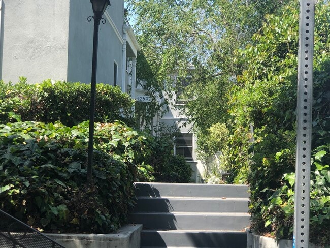 Photo - 1250 Franklin St Apartamentos Unidad #B