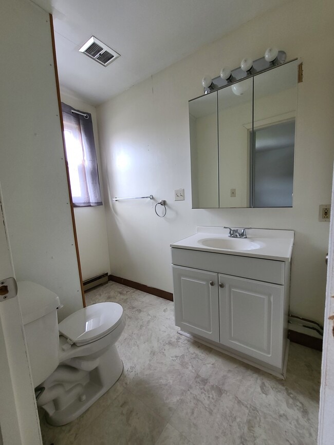 39 Pioneer St Unit B