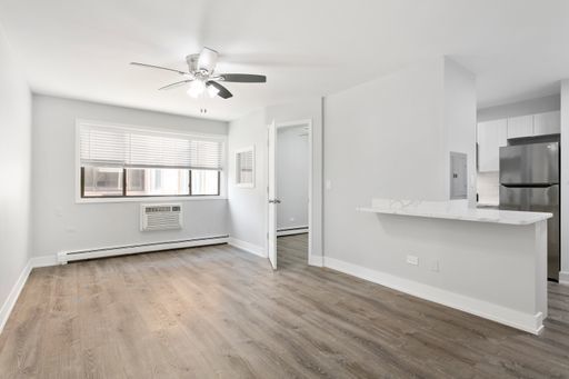 Photo - 6201 N Kenmore Ave