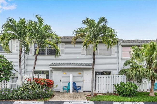 Photo - 2683 NE 15th St