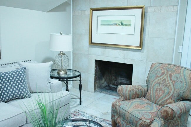 Photo - 7825 Renaissance Ct Unit B