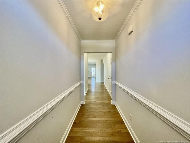 Photo - 279 Cromwell Ct