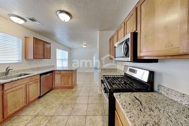 Photo - 1740 Sierra Norte Loop NE