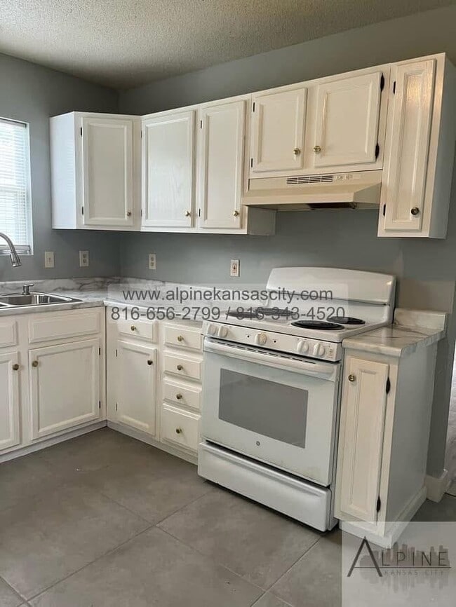 Photo - Spacious Duplex off Truman Rd