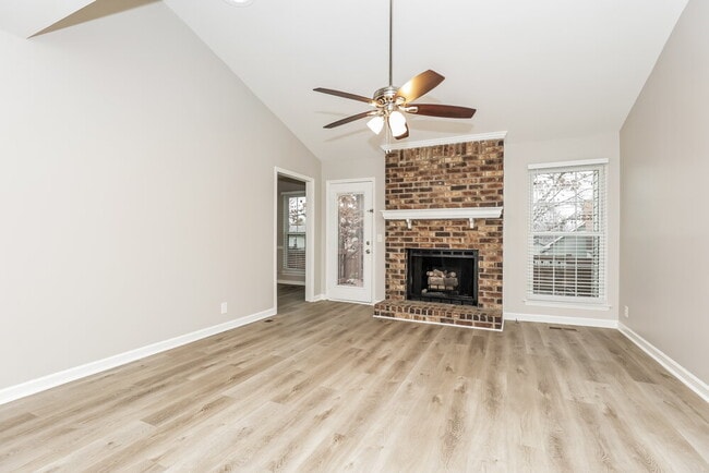 Photo - 208 Legend Ct