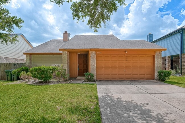 Building Photo - 2102 Creekshire Dr