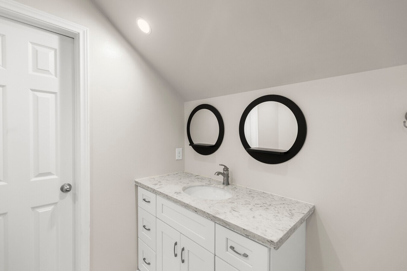 Photo - 1014 Riverlace Dr