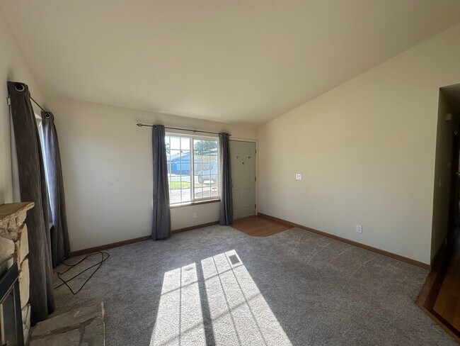 Photo - Beautiful 4 Bedroom Home with RV Access