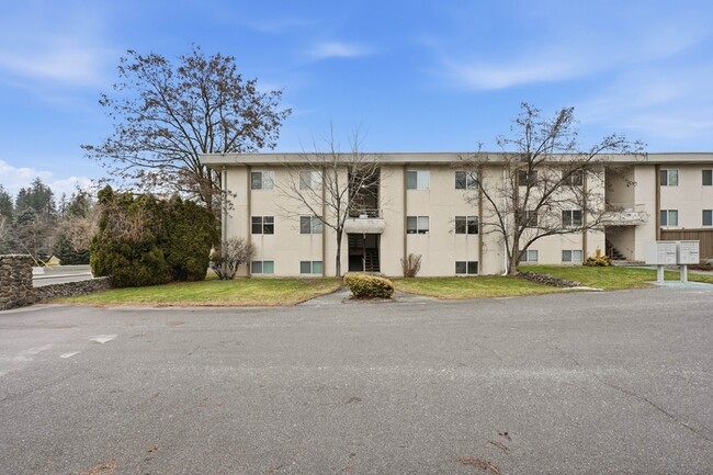 Building Photo - 3102 E 27th Ave