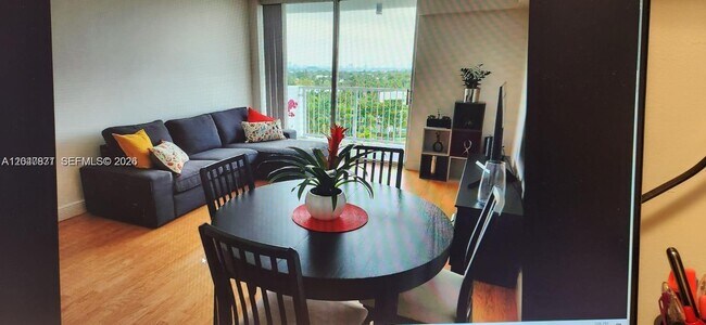 Photo - 2000 NE 135th St Unit 806
