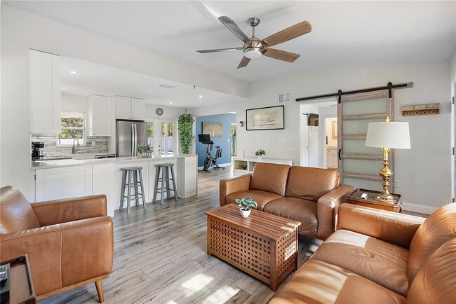 Photo - 6631 Bougainvilla Ave S