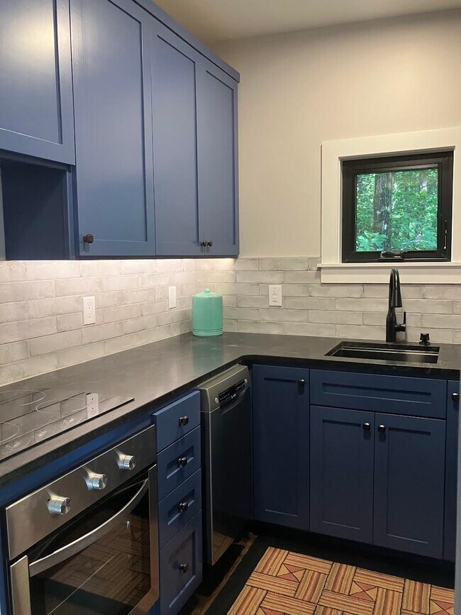 Photo - 348 Winners Cir