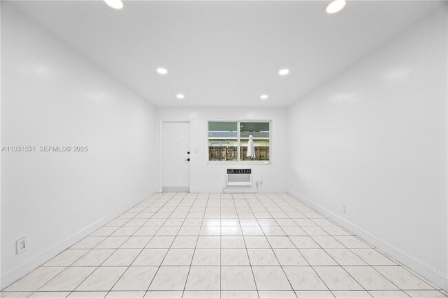 Photo - 411 SE 3rd Ave Unit 2