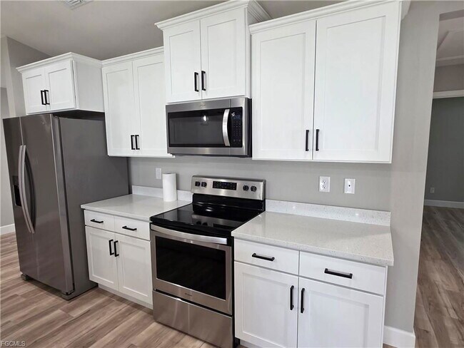 Photo - 118 NW 1st Pl