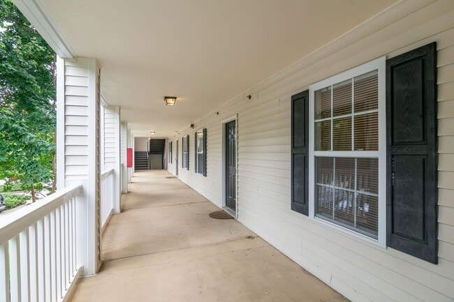 Photo - Spacious 3 Bedroom Condo- Close to NCSU and Downtown Raleigh! Available Now!