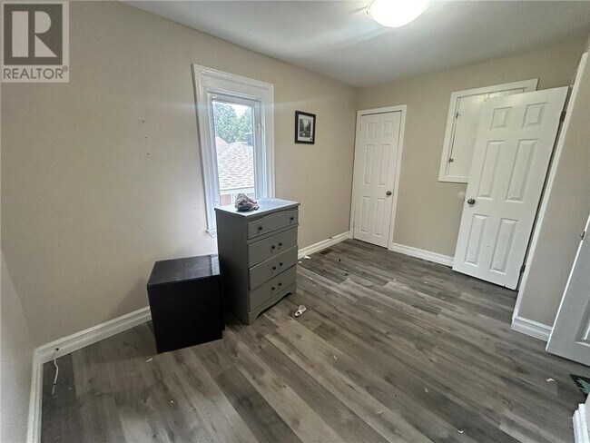 Photo - 394 Bond St Unité 1