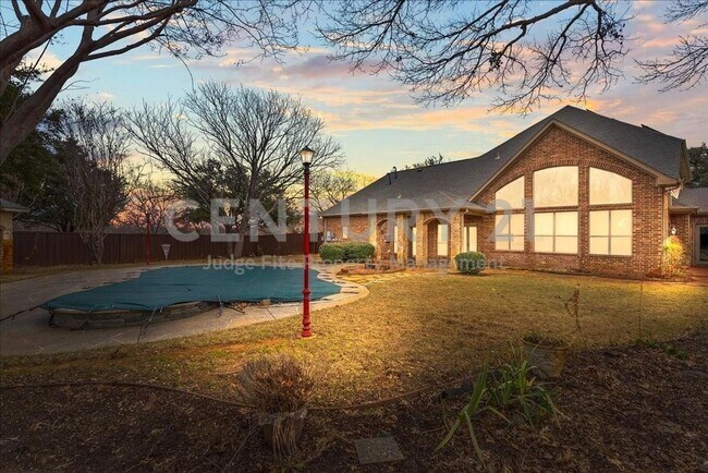Photo - Beautiful 4/3.5/2 Home in Oak Point!