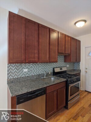 630 W Cornelia Ave Unit 1