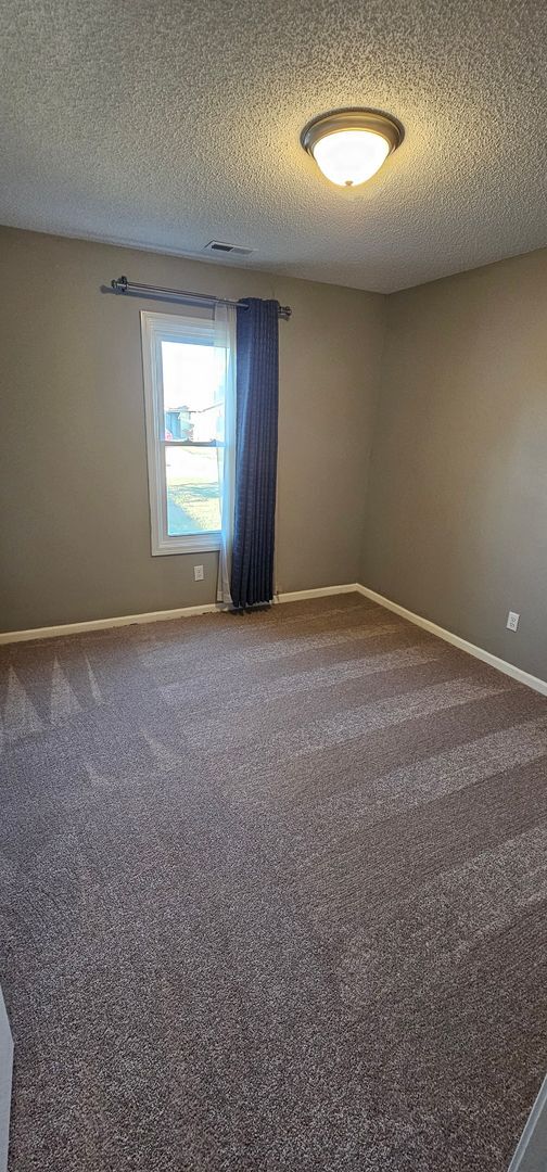 Photo - 823 Laurel Hill Pl