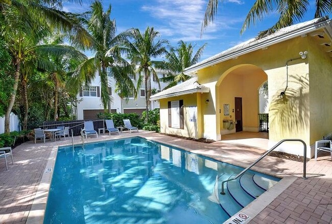 Photo - 122 SW 1st Ave