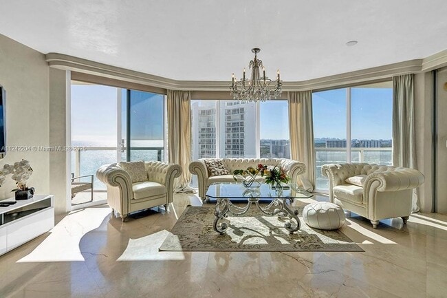 16699 Collins Ave Unidad 2508