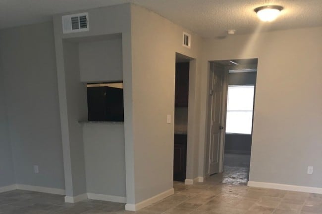 Photo - Creekside Apartments