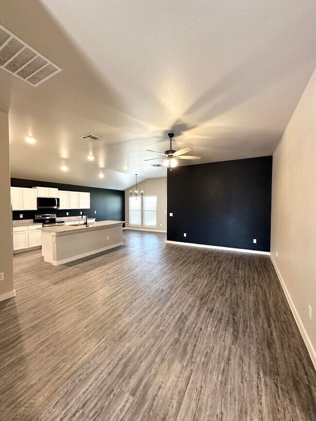 Photo - 5813 Briscoe Rd