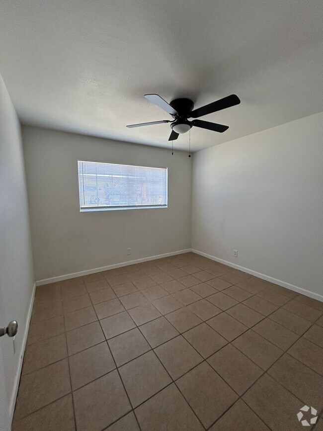 Building Photo - 96A E. D Street Unit 1 Rental