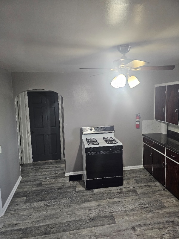 Photo - 731 Tulip St SW