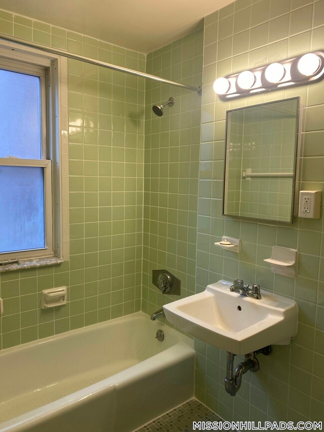 Building Photo - 62 S Huntington Ave