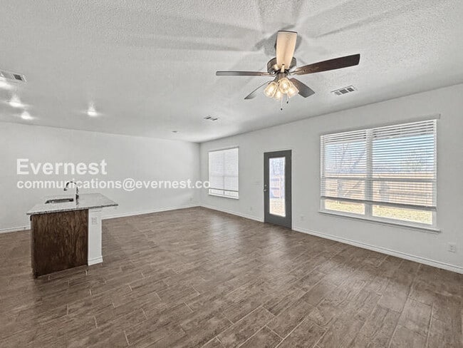 Photo - 737 Freedom Cir