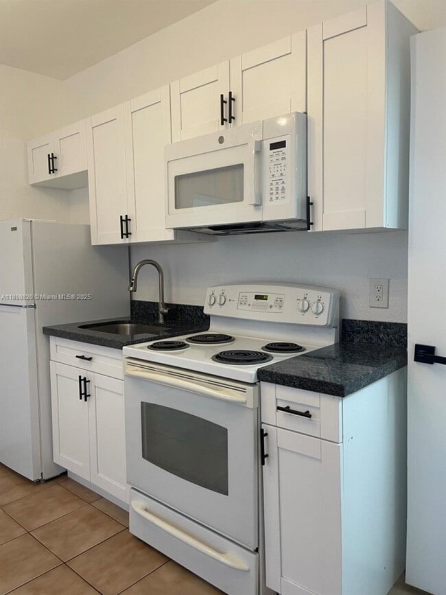 Photo - 217 SW 21st Ave Unit 2