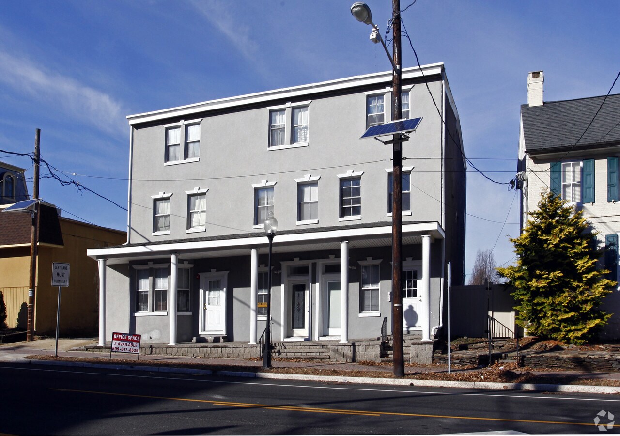 Photo - 121 N Broad St Apartments