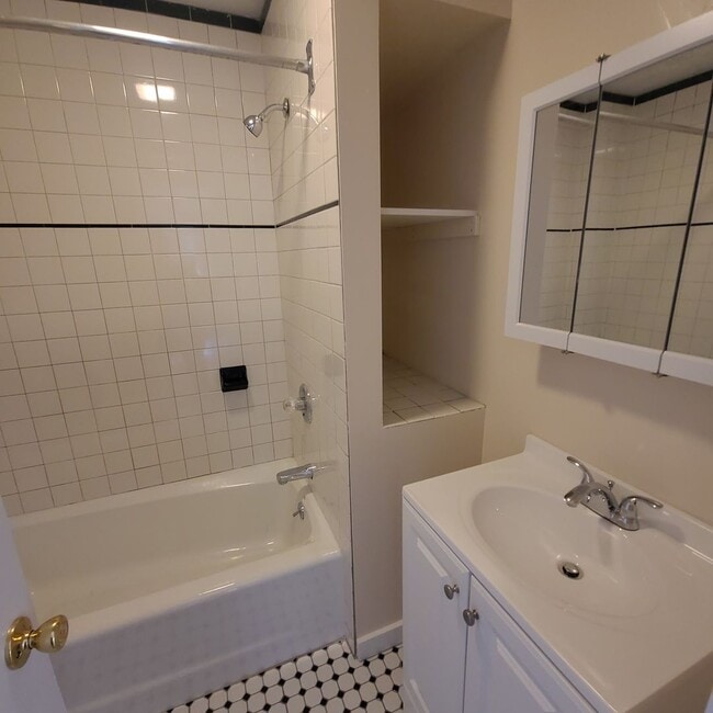 Photo - 42 Parsons St Unit Apt 1